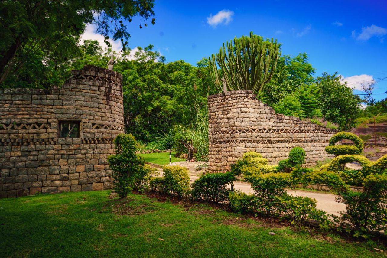 Great Zimbabwe Hotel Нианда Экстерьер фото
