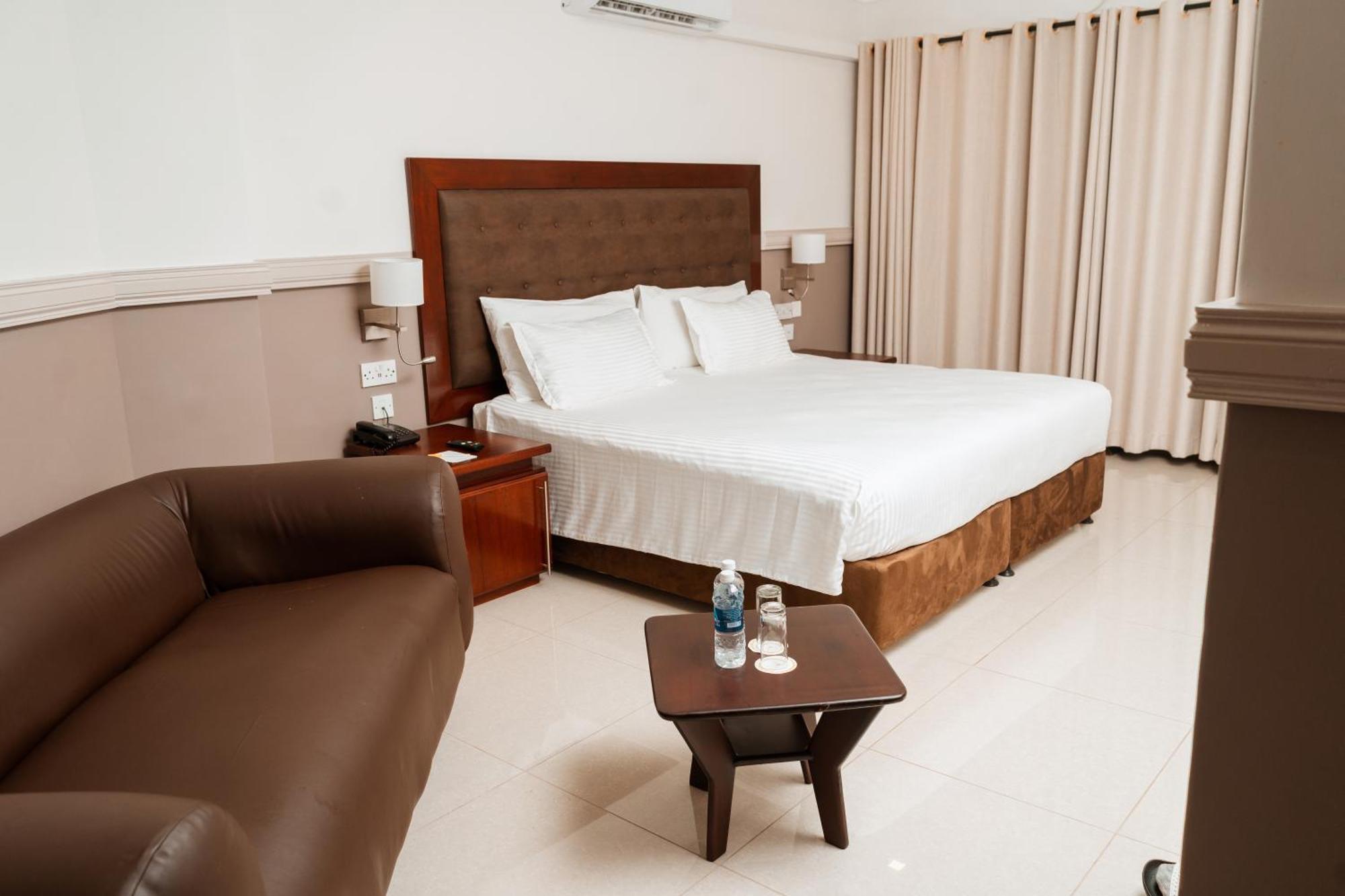 Great Zimbabwe Hotel Нианда Экстерьер фото